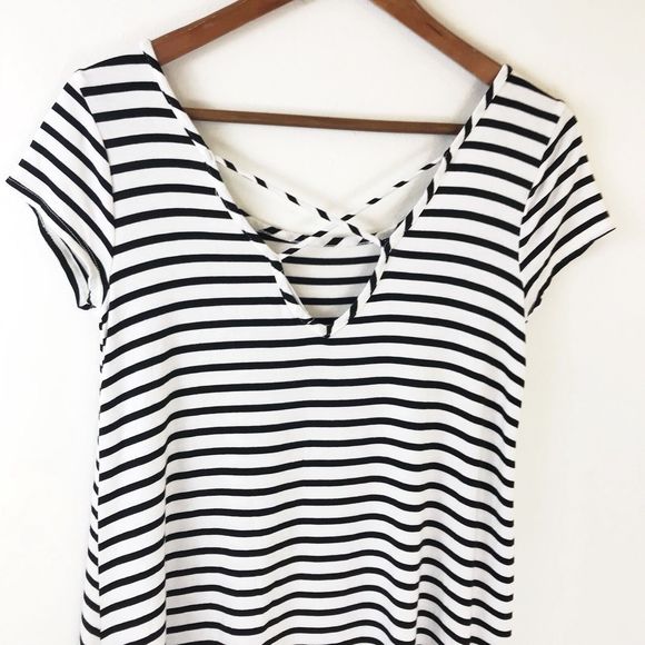 Socialite Cross Back Shift Dress Small Mini White Black Striped Short Trapeze - Picture 6 of 7